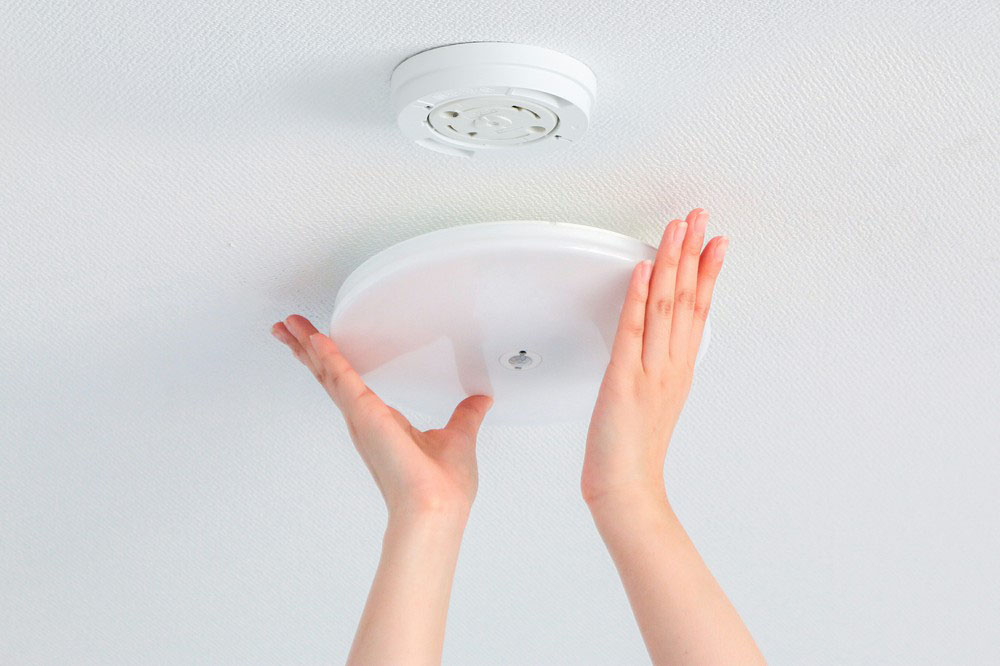 ●LED小型シーリング 薄形2000lm 昼光色 人感センサー SCL20DMS-UU 4967576384384×1