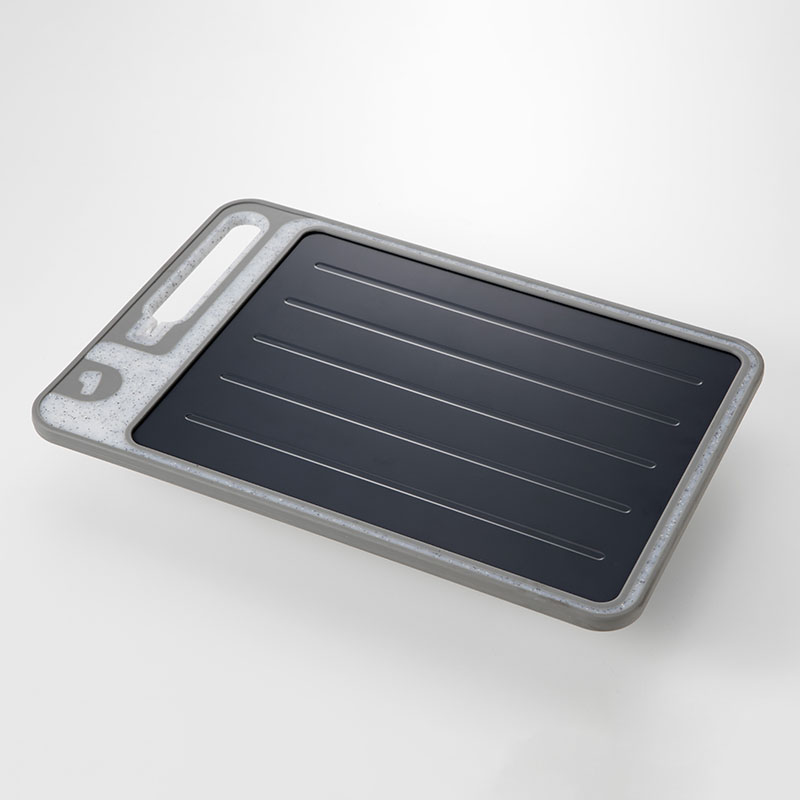 ●マルチに使える 解凍プレート付まな板 Ｍ 4571619833182×1