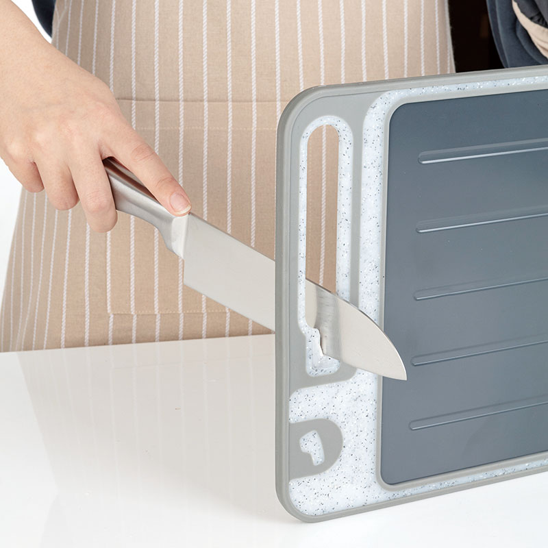 ●マルチに使える 解凍プレート付まな板 Ｍ 4571619833182×1