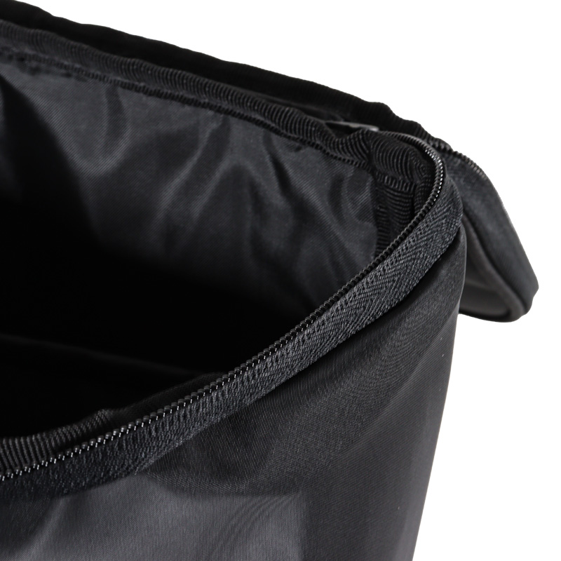 adidas ブルグ スクエアリュック Mサイズ 23L ブラック×ブラック