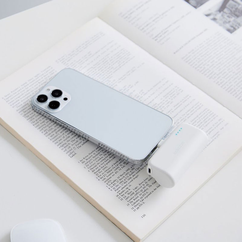 ★直挿しモバイルバッテリー(Lightning|5000mAh)