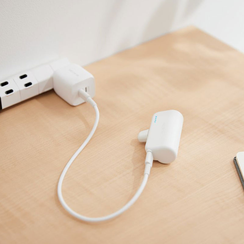 ★直挿しモバイルバッテリー(Lightning|5000mAh)