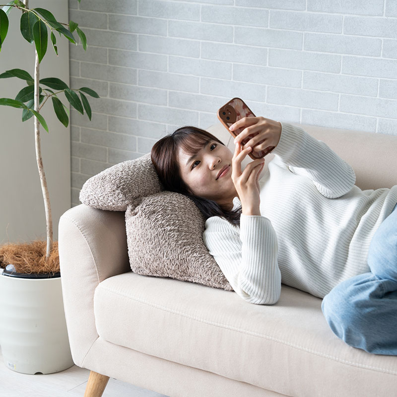 おやすみクッション ラクーサ 40×30×20cm ベージュ