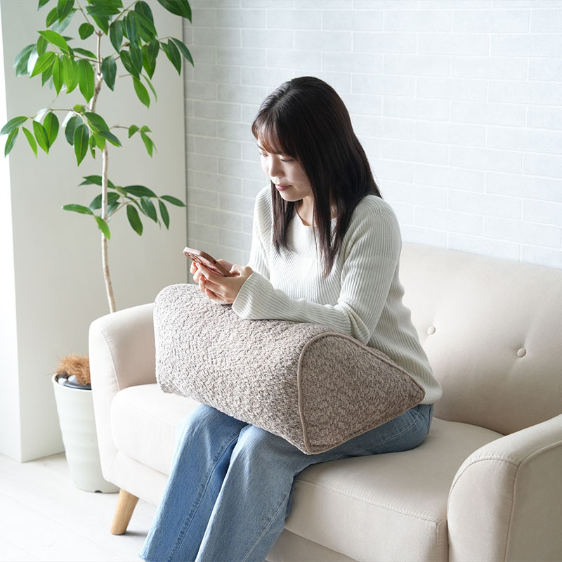 よりりかかりクッション ラクーサ 55×35×25cm ベージュ