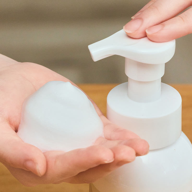モアディーテ イノセントシフォンソープ サイレントハーブの香り 300ml