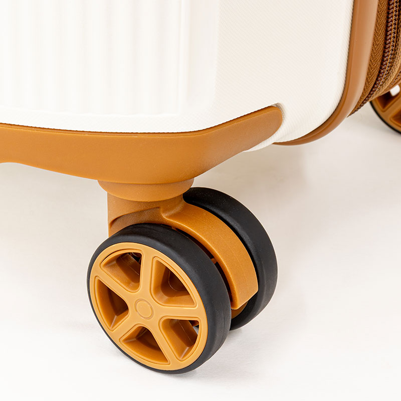 8輪 拡張キャリーケース 60cm アイボリー FAC24Y-60