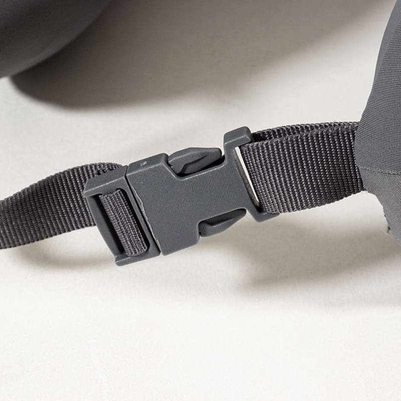 フィットするネックピロー グレー