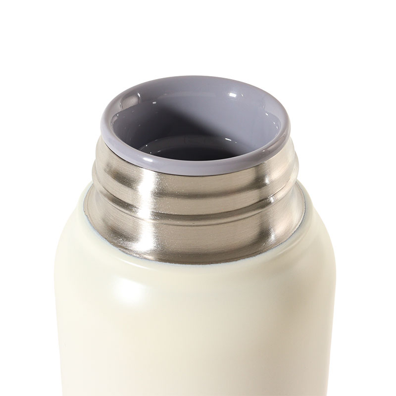 軽量ステンレスマグボトル スクリュータイプ 750ml 保温・保冷 ホワイト