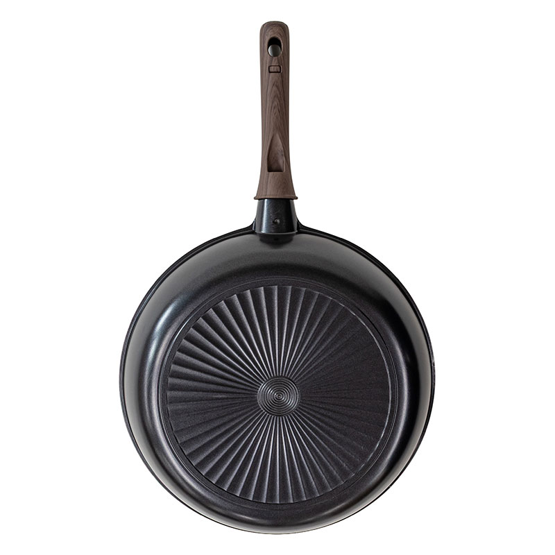 驚くほど軽い フライパン 28cm ガス火専用