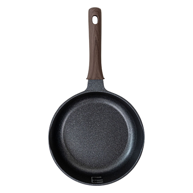 驚くほど軽い 超深型 フライパン 20cm ガス火専用