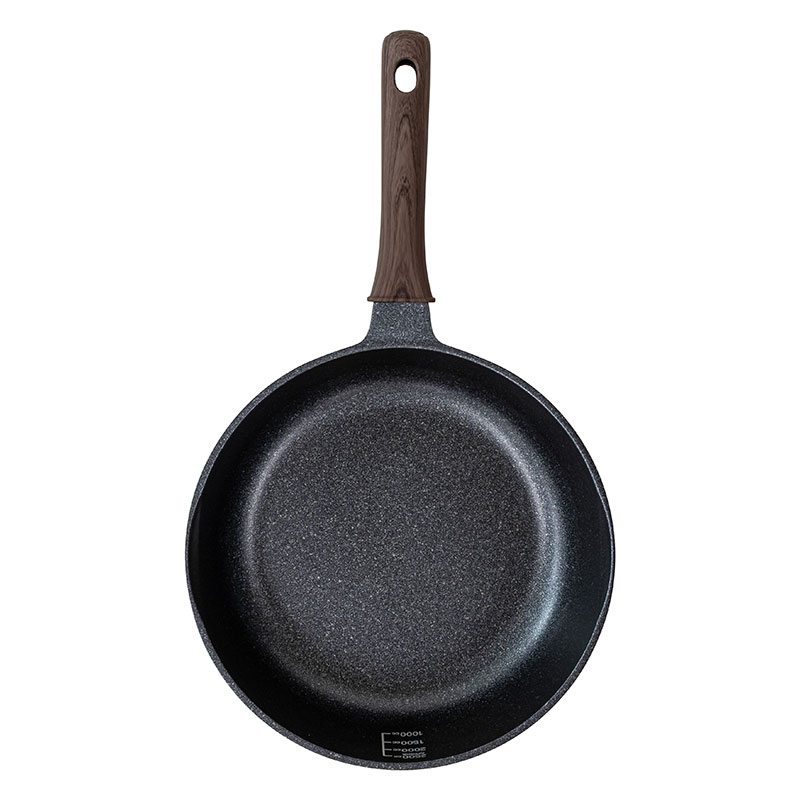 驚くほど軽い 超深型 フライパン 24cm ガス火専用