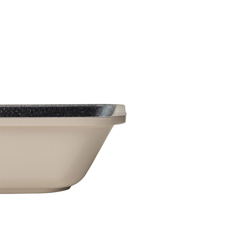 驚くほど軽い 玉子焼き 13×18cm ガス火・IH対応