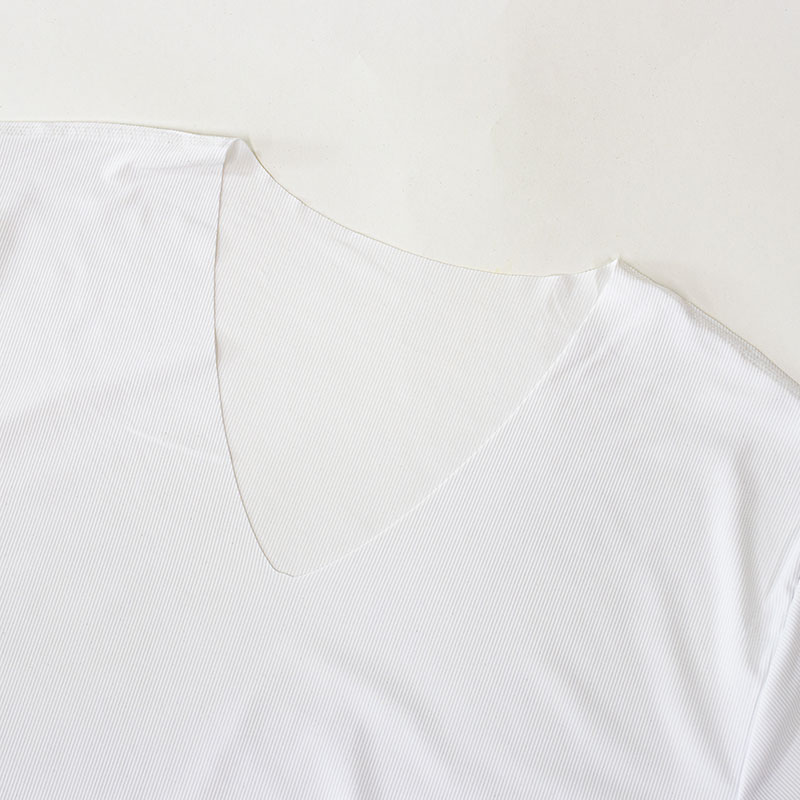 メンズ 冷感 シームレスインナー 半袖 V首 ホワイト