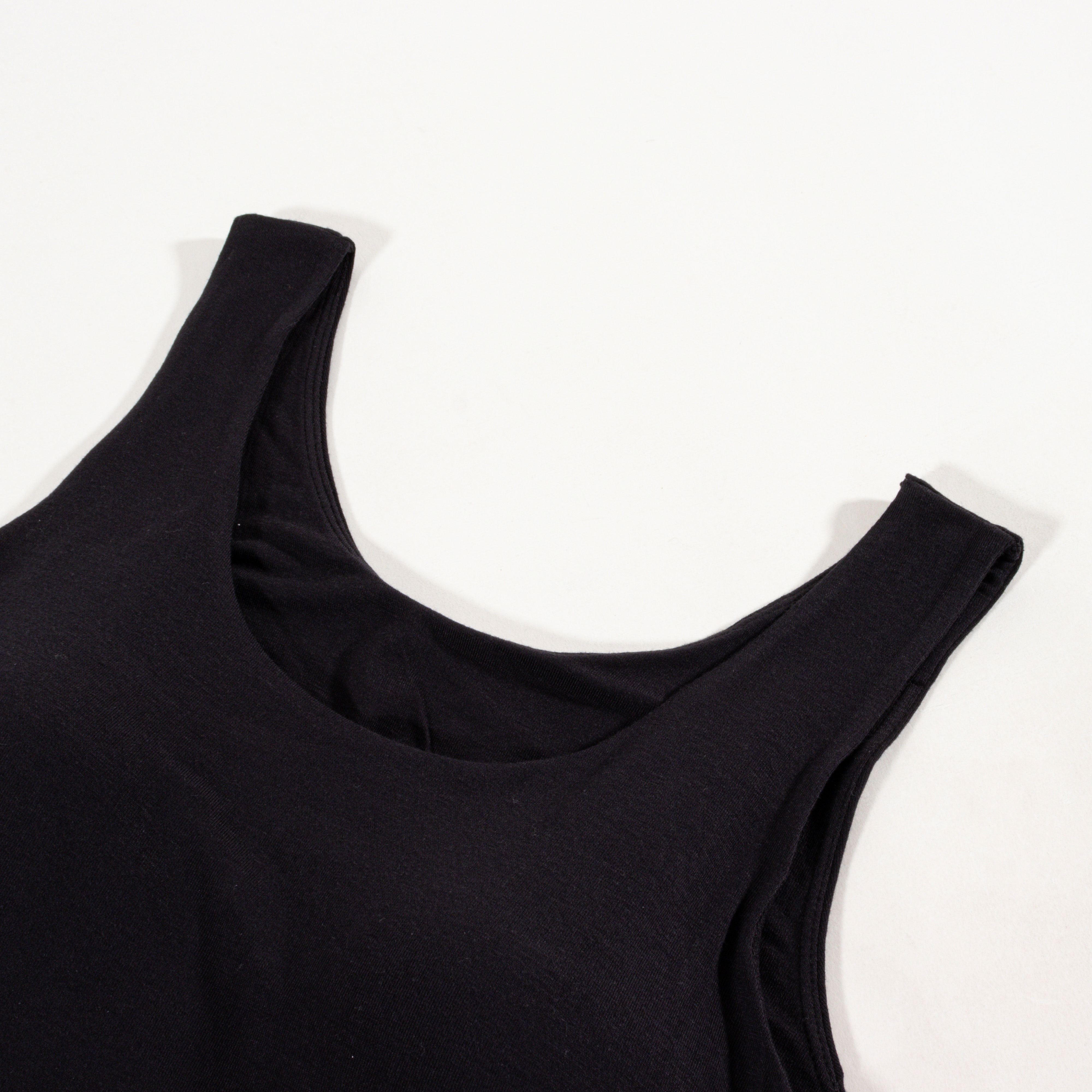 レディース 潤肌 カップ付インナー タンクトップ ブラック