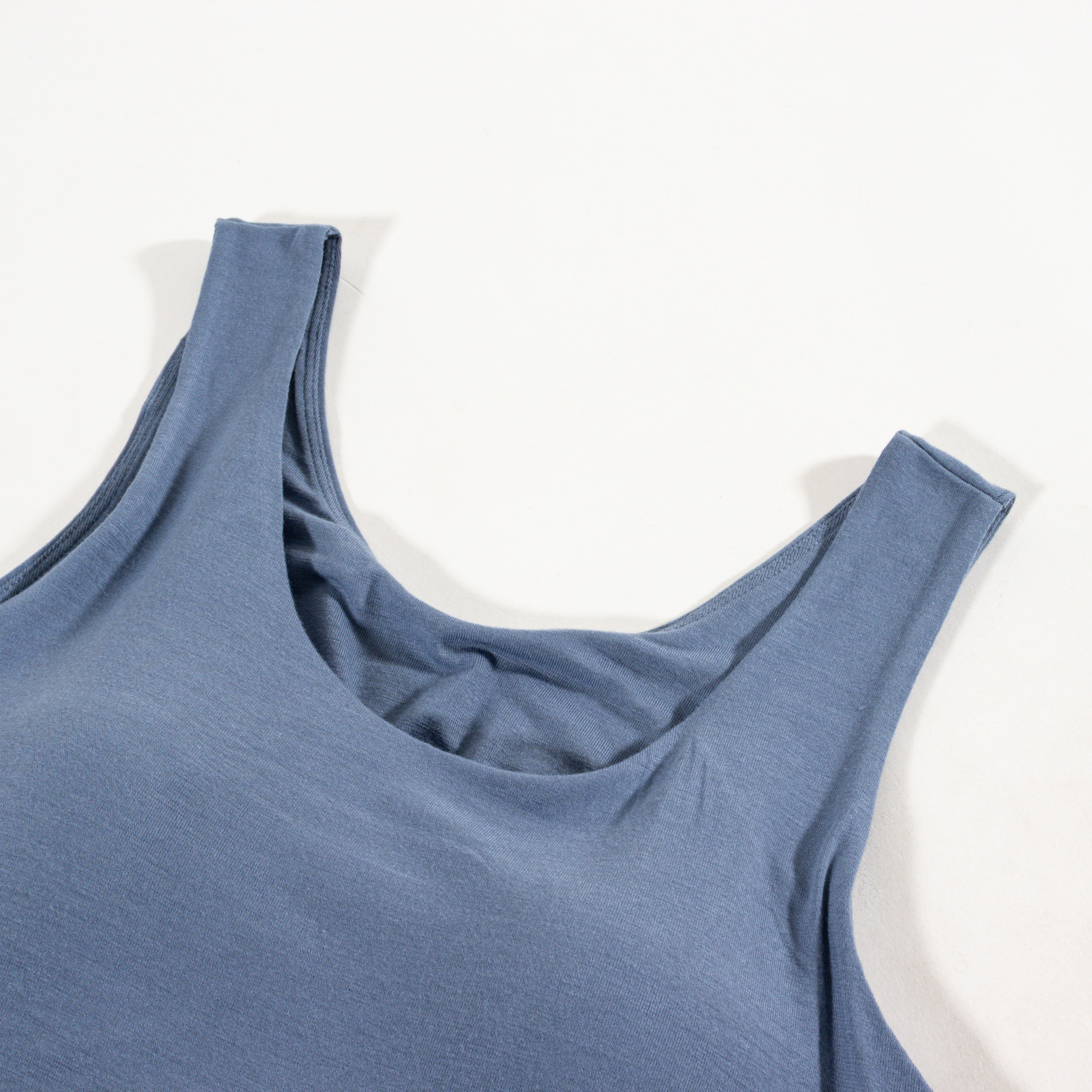 レディース 潤肌 カップ付インナー タンクトップ ブルー