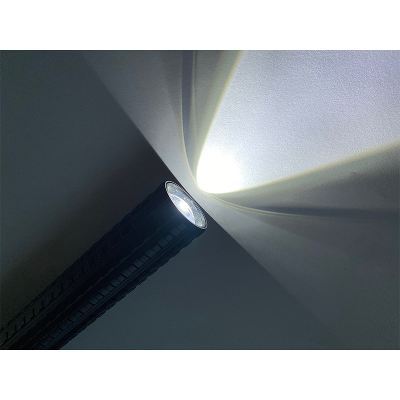 【お取り寄せ商品】LEDライト付き伸縮警棒