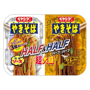 ペヤング 超大盛やきそばハーフ&ハーフカレー 241g