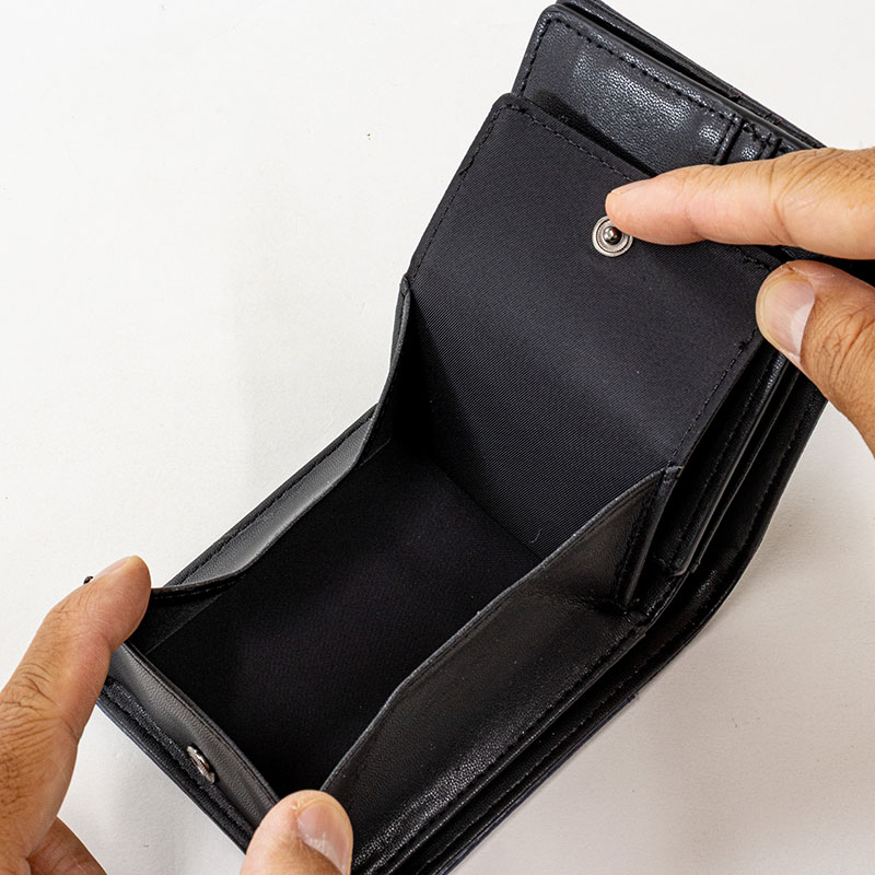 コンパクト2つ折り札入れ カーボン ネイビー