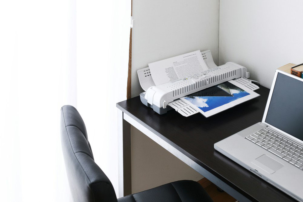 省スペースラミネーター 白／灰