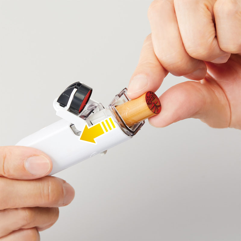 ワンタッチ式印鑑ホルダー ハンコ・ベンリ ダークブルー ロック・ストラップ穴付