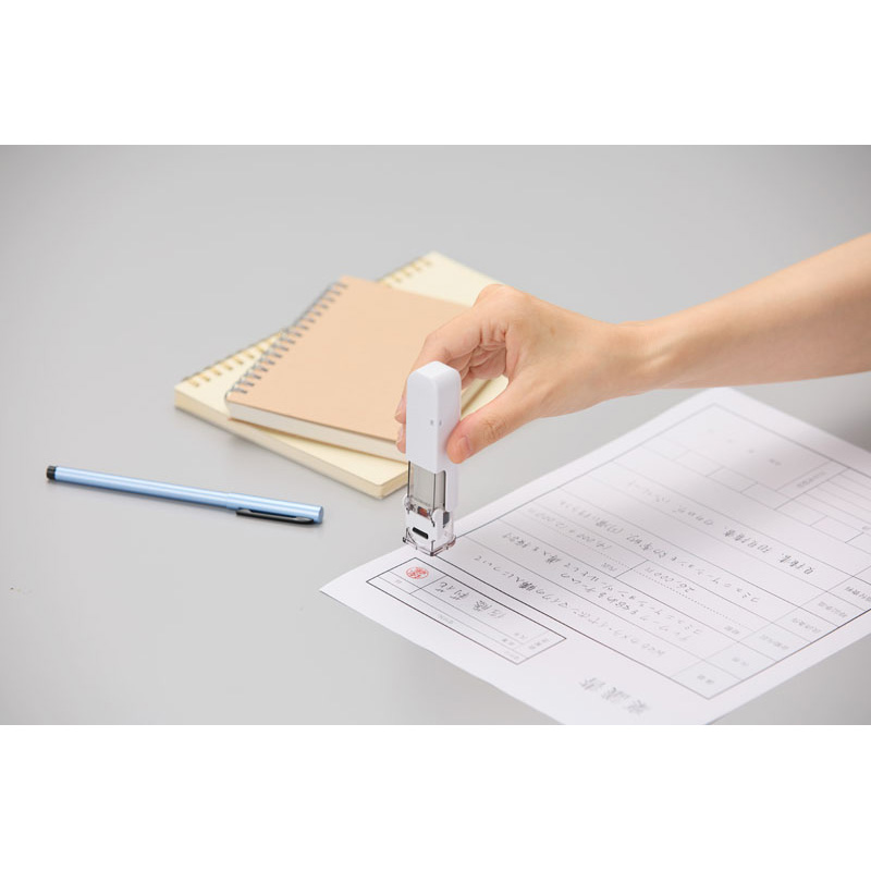 ワンタッチ式印鑑ホルダー ハンコ・ベンリ ダークブルー ロック・ストラップ穴付