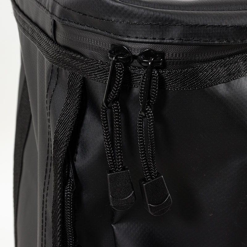 FILA スクエアリュックサック 20L ブラック
