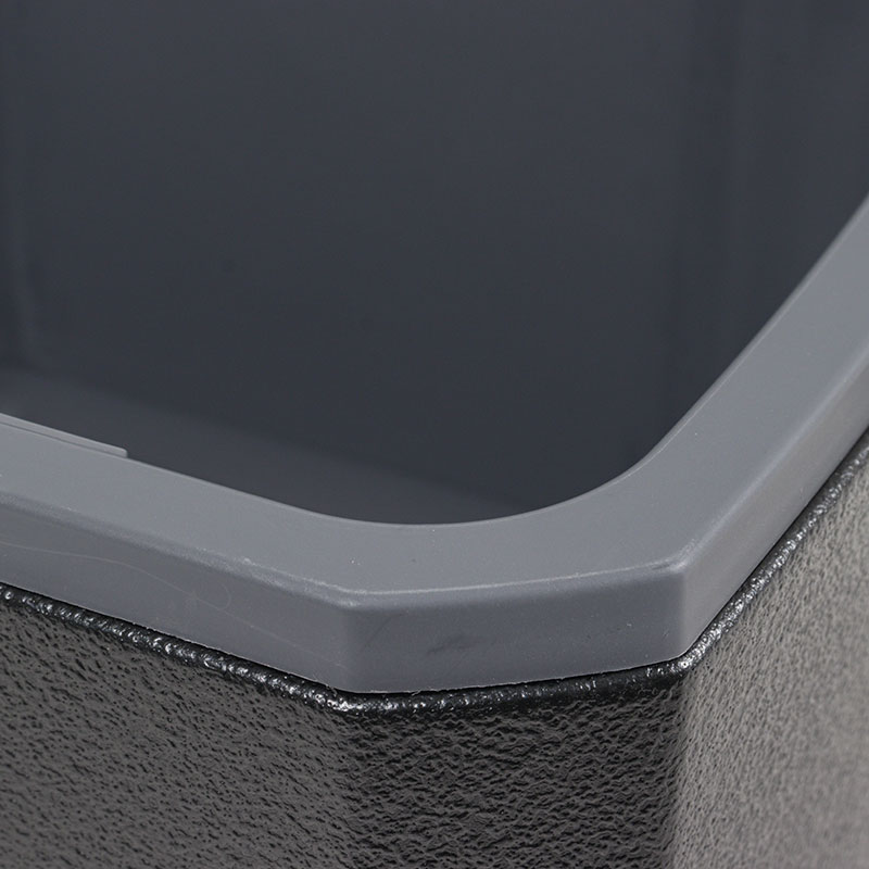 小型クーラーボックス テイク6 4.7L ジェットブラック