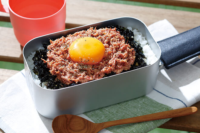 アウトドアコンビーフ丼